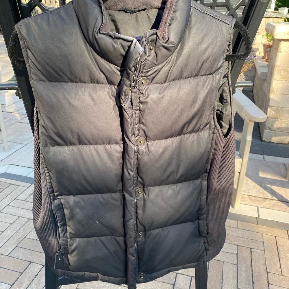 GAP Classic Black Puffer Vest